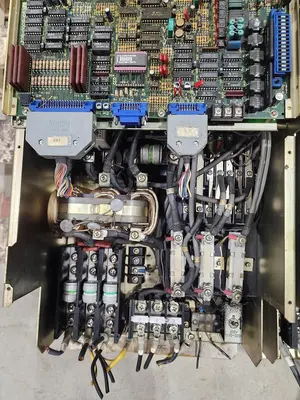 Fanuc A06B-6044-H011 A20B-0009-0534 AC Spindle Servo Unit