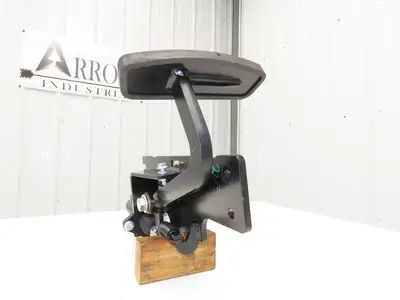 Hyster E80XN Forklift Brake Pedal & Master Cylinder & Bracket Assembly