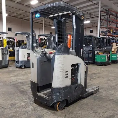USED 2019 CROWN RR5725-45