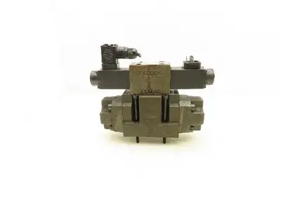 Used HUSKY HYDROLUX MOOG _UNKNOWN_ Valves/Fittings | Arrow Industrial #623535