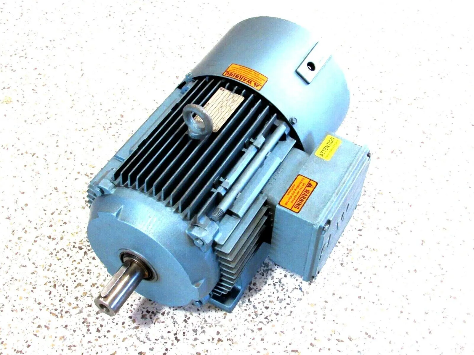 NEW SEW EURODRIVE DV132M8/4BM15HRTH GEARMOTOR 460V DV132M8/4BM15HRTH TEFC3PH