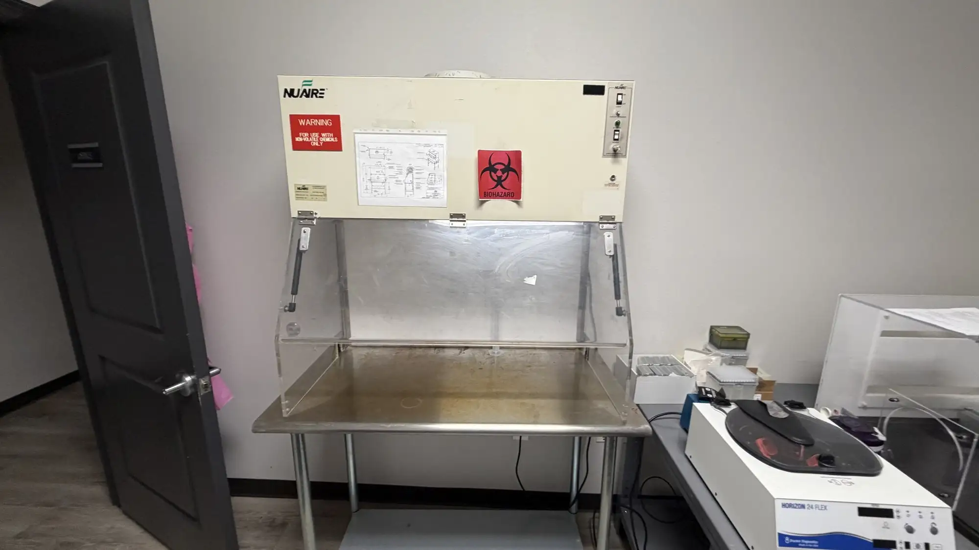 Used Nuaire Biosafety Cabinet Biosafety Cabinets Texas US | PT Medical Technologies #1458548