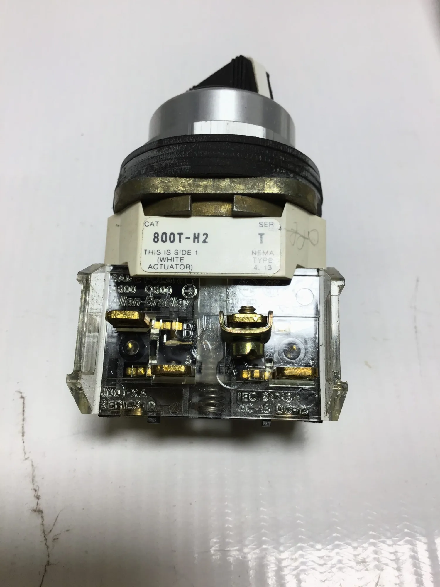 Allen Bradley 800T-H2 Selector Switch 800T-XA Series T Type 4 & 13