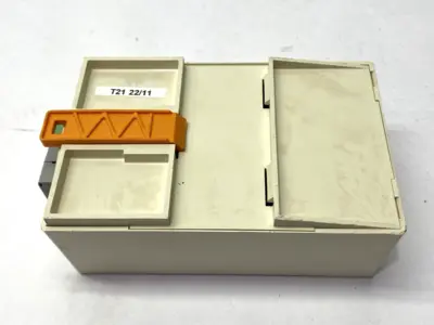USED PHOENIX CONTACT DUAL POWER OUTLET DIN RAIL MOUNTED 125VAC 5600461