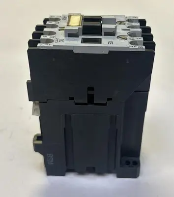 USED ALLEN-BRADLEY 100-A09NZ*3
