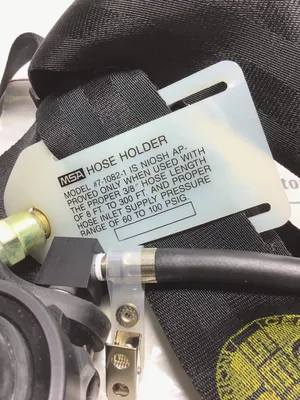 MSA 7-1082-1 Mask Mounted Regulator Air Line Respirator with Hose Holder