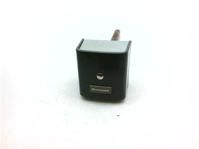 Honeywell L7033A1124 Thermostat [New]