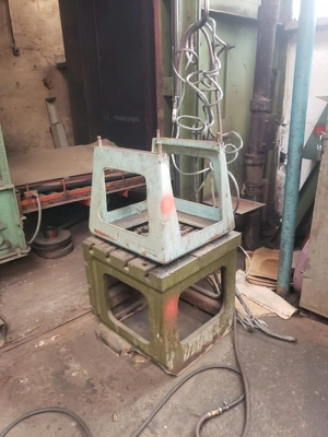 TOS Universal Cylindrical Grinder