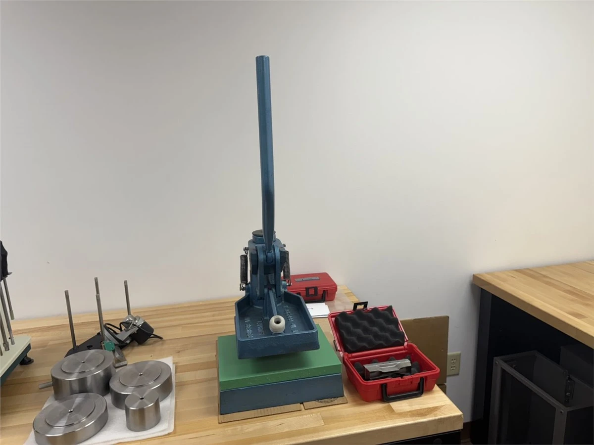 Qualitest Manual Test Sample Clicker Press