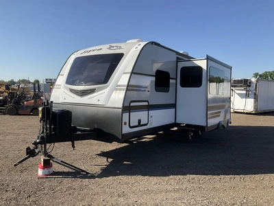 USED 2018 WHITE HAWK 23MRB