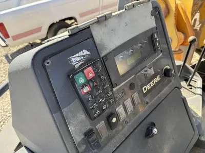 USED 2017 JOHN DEERE 410L