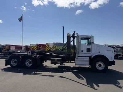 Used 2016 KENWORTH T800 HOOKLIFT Hooklifts & Roll-Offs Minnesota US | Carco Truck & Equipment #1513954