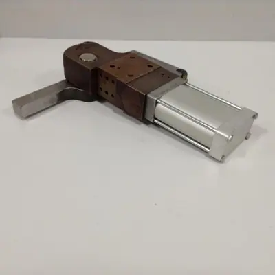 USED DESTACO 82G6N-632C903-05190A