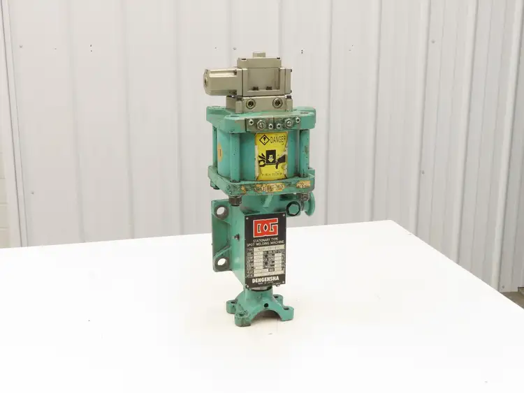 Used DG _UNKNOWN_ Pneumatic Cylinders | Arrow Industrial #612546