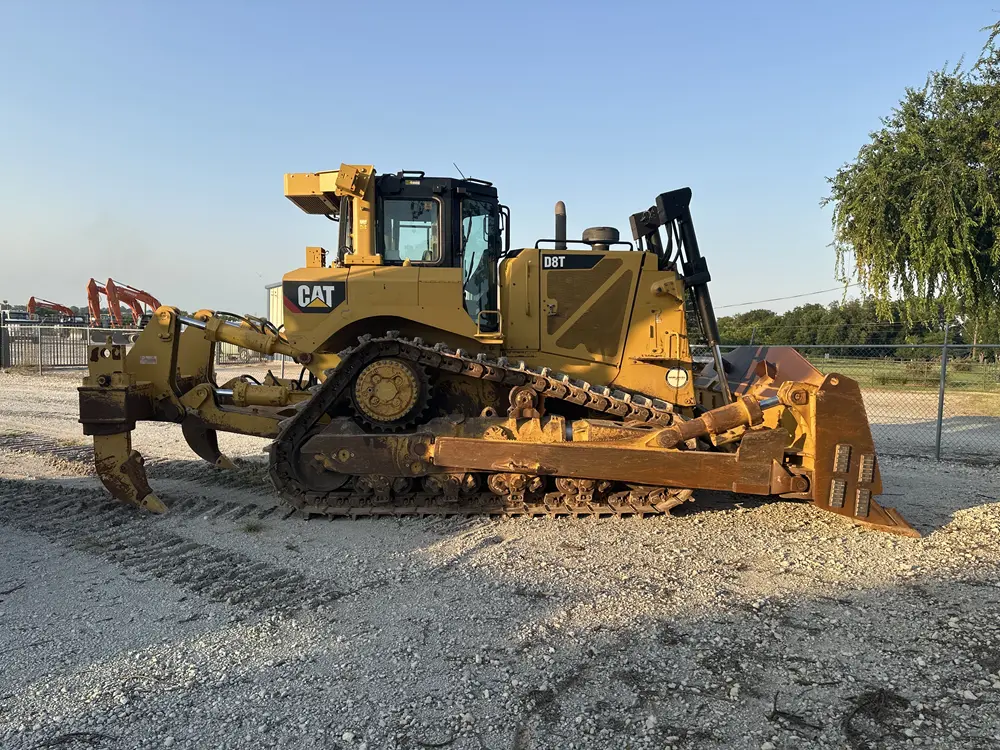 USED 2016 Caterpillar D8T