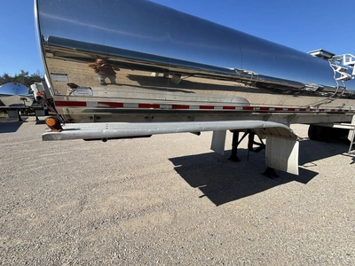 Used 2017 WALKER MILK TANKER TRAILER Liquid Supply Trailers Michigan US | Miedema Asset Management Group #1709518