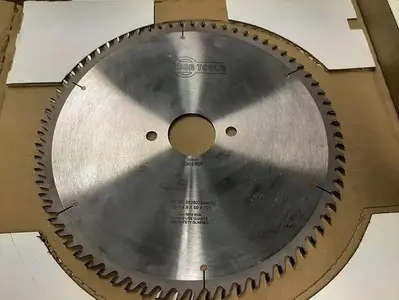 NEW ULTIMA CARBIDE TIPPED SAW BLADES