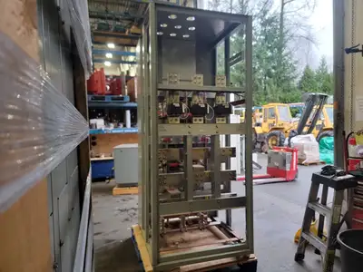 USED SQUARE D NW12H1