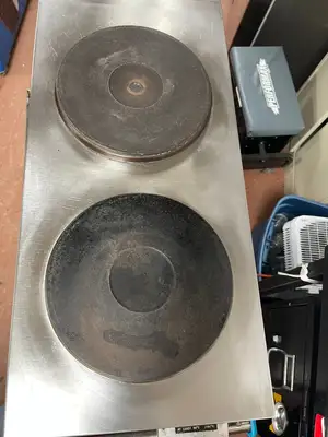 Used Star Used 12" Star-Max 502FF Two Element Countertop Electric Hot Plate 208/240, 1PH Hot Plates Illinois US | Falcon Restaurant Supply #1375734