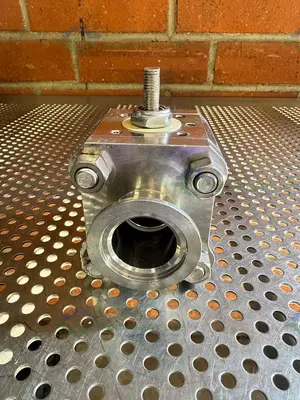 Used A&N CORPORATION STAINLESS STEEL BALL VALVE W/ KF40 VACUUM FITTING Valves/Fittings California US | Equipment Lab #1340313