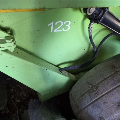 2010 SCHULTE 2500 GIANT Rock Picker | Iron Listing (15)