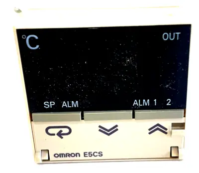 NEW OMRON E5CS-R1KJDU-W TEMPERATURE CONTROLLER 24VAC E5CSR1KJDUW