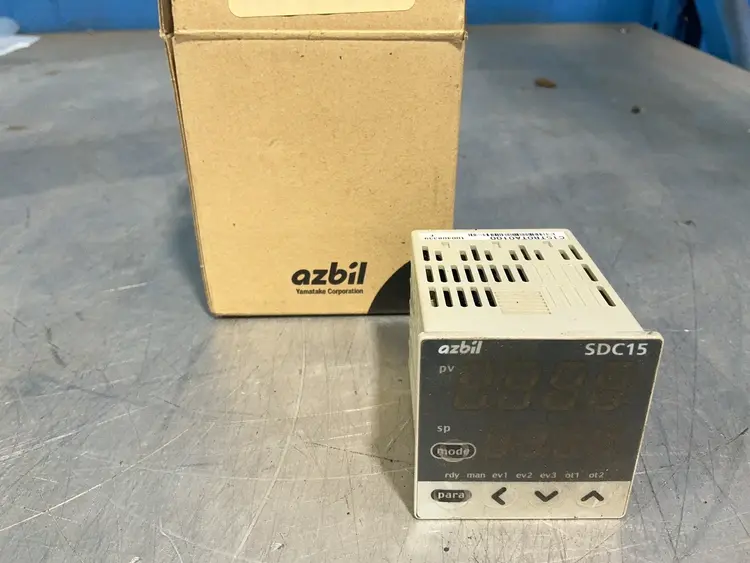 Used AZBIL C15TR0TA0100 Temperature Controls Ohio US | HGR 24 #1324376