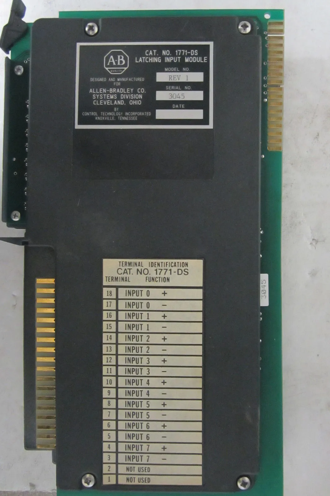 ALLEN BRADLEY 1771-DS LATCHING INPUT MODULE 1771DS