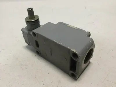 USED OMRON WLCA2-2