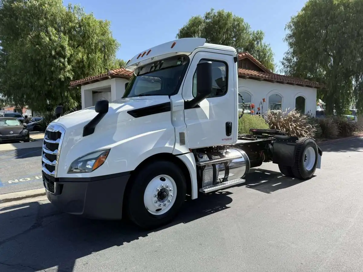 Used 2019 FRHT T12642ST Conventional trucks California US | Commerce Truck Equipment Sales #1548742