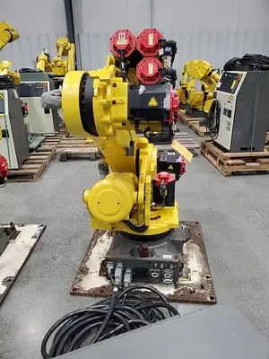 USED 2015 FANUC R-2000IC/210F
