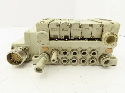 SMC VVQ2000-10A-1  VQ2401-51 5-Station Manifold Block Pneumatic Solenoid Valves
