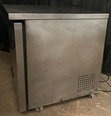 174-0039 True TUC-27 Undercounter Self Contained Cooler