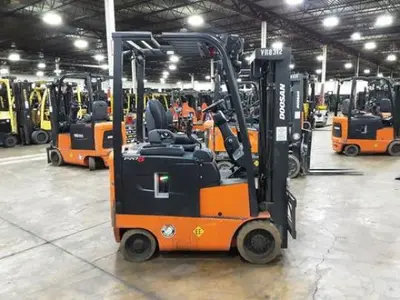 USED 2019 DOOSAN BC15S-5
