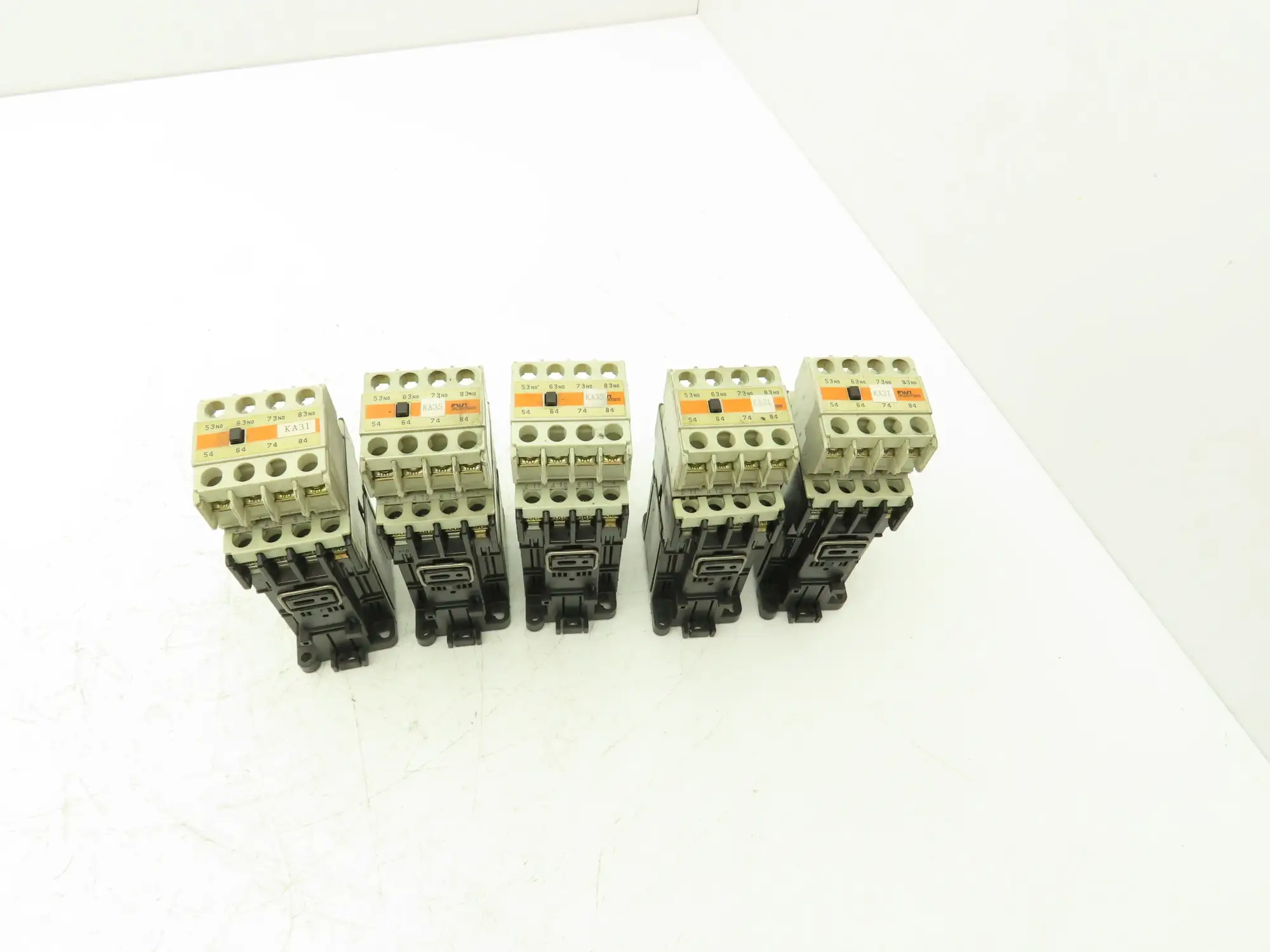 Fuji Electric SZ-A40 | SC-0/G Motor Starter 5Hp 600V 3Ph Coil 24VDC Lot of 5
