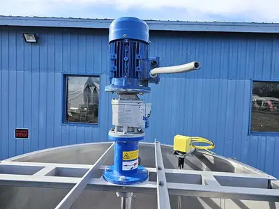 Used 585 Gallon Tank, Stainless Steel, With Mixer & Pump