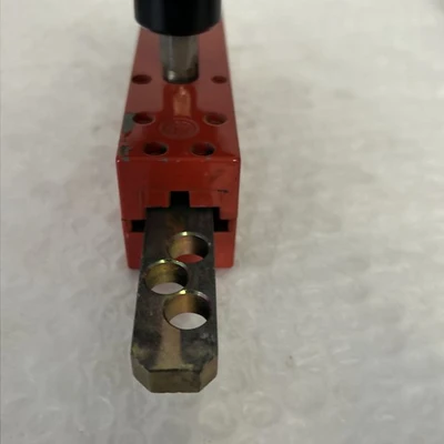 USED Telemechanique XCS-Z05