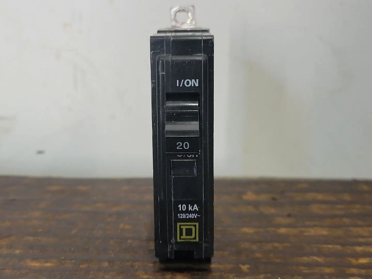 20 Amp, 1 Pole, 240 volts Circuit Breaker