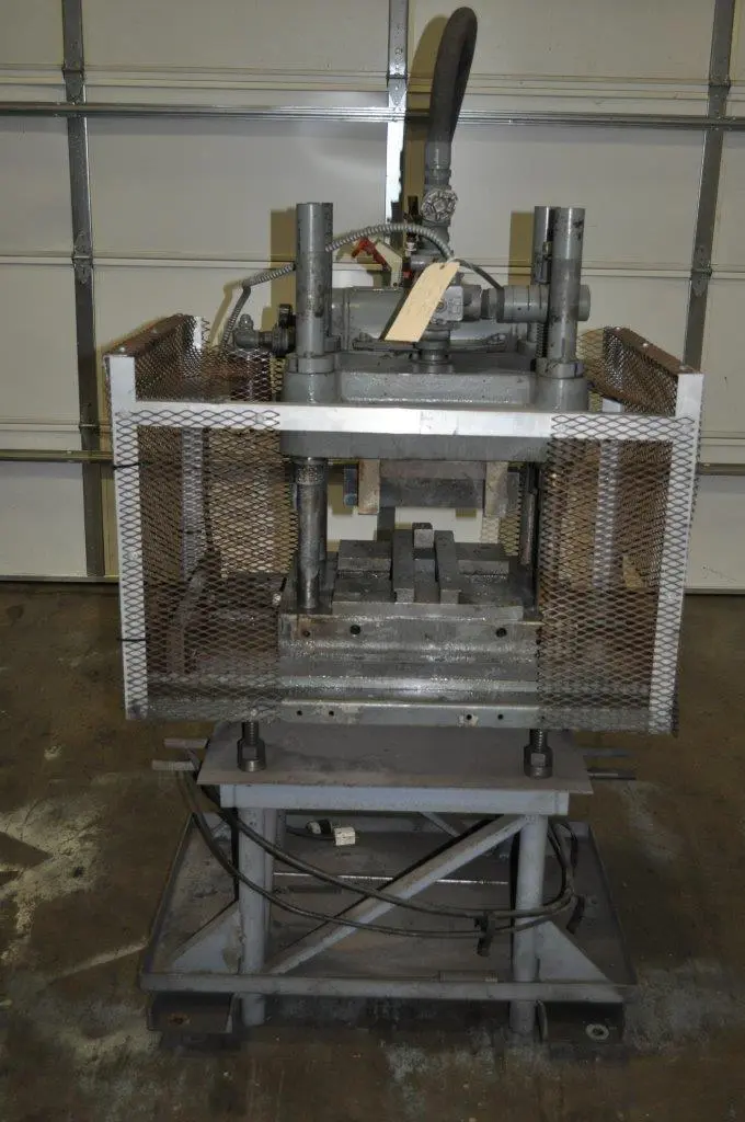 10 TON AIR RAM CUT OFF PRESS