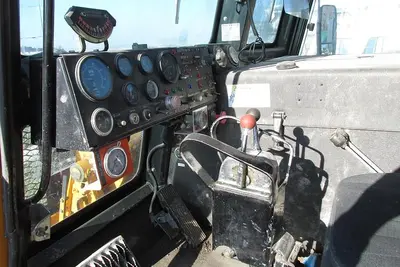 Used 2002 HICO HT10 WT Crawler Carriers & Dumpers Manitoba CA | Conquest Truck & Auto Sales #1421352