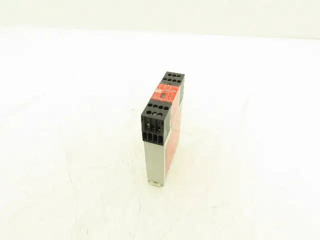 Banner IM-T-9A & IM-T-11A Machine Safety Relay Module 24 VDC