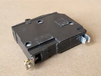 USED SQUARE D QOB115