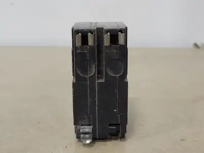USED SQUARE D QO230