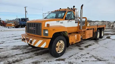 USED 2000 GMC C8500 TANDEM AXLE BED TRUCK