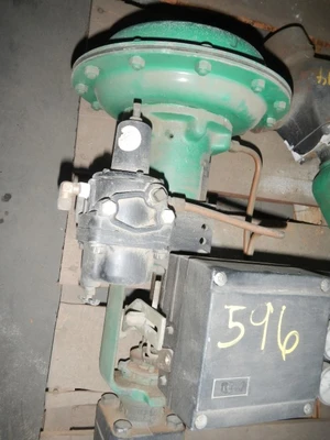 Fisher 1" 250 Rating, Iron Threaded 3 - Way Control Valve