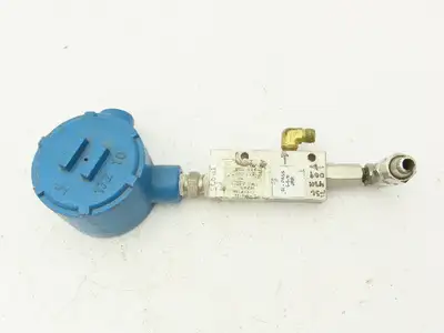 Gems Sensors FS-926 Liquid Flow Switch 240VAC 20VA 50-300CC/Minute 1/4"NPT