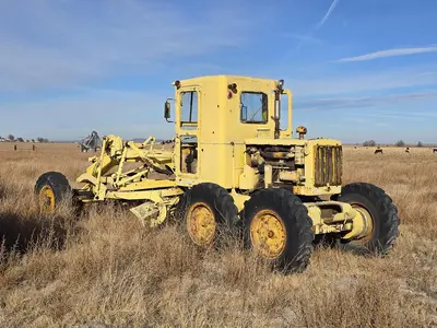 Caterpillar 12' Motor Grader
