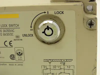 Omron D4BL-2DRG Solenoid Interlock Safety Door Switch 24VDC With Straight Latch