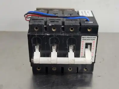 USED CARLING TECHNOLOGIES CA3P0D4825311MA