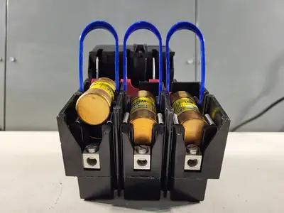 Disconnect Switch with 3 Times 40 Amp Fuse LPJ-40SP